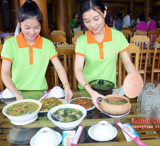 may đồng phục áo thun nhà hàng, quán ăn giá rẻ tại bình dương