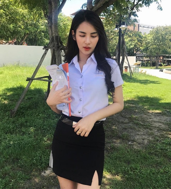 bi mat dang sau 2 bo dong phuc nu sinh goi cam nhat the gioi hinh anh 3